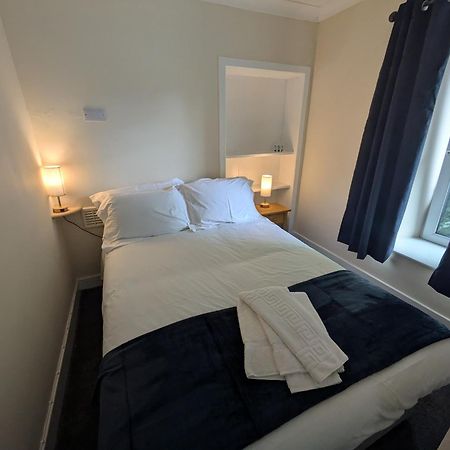 Buccleuch And Queensberry Arms Hotel Thornhill  Bagian luar foto