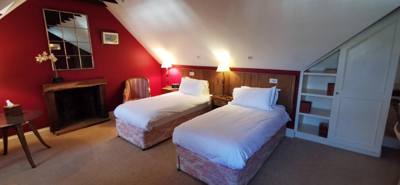 Buccleuch And Queensberry Arms Hotel Thornhill  Bagian luar foto