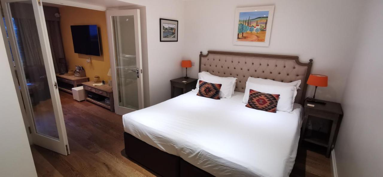Buccleuch And Queensberry Arms Hotel Thornhill  Bagian luar foto