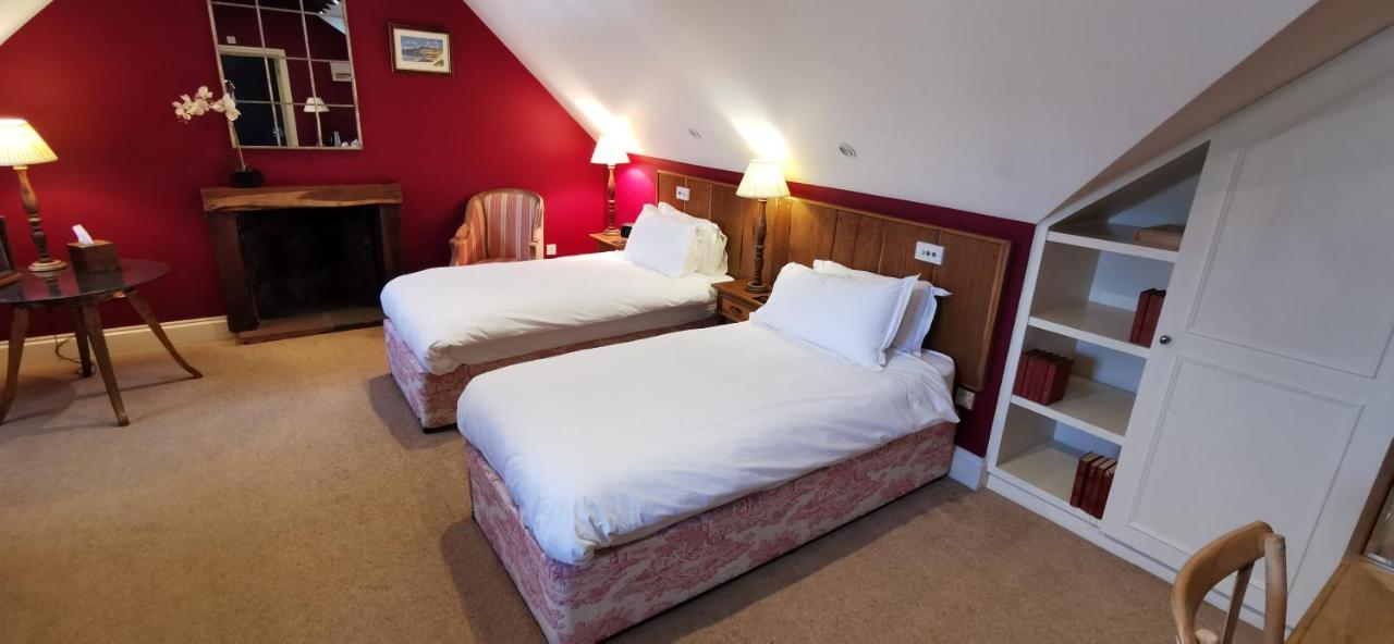 Buccleuch And Queensberry Arms Hotel Thornhill  Bagian luar foto