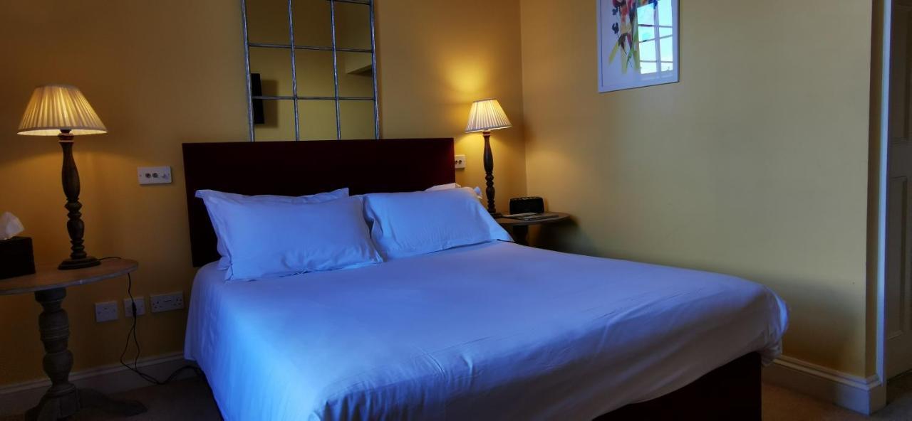 Buccleuch And Queensberry Arms Hotel Thornhill  Bagian luar foto