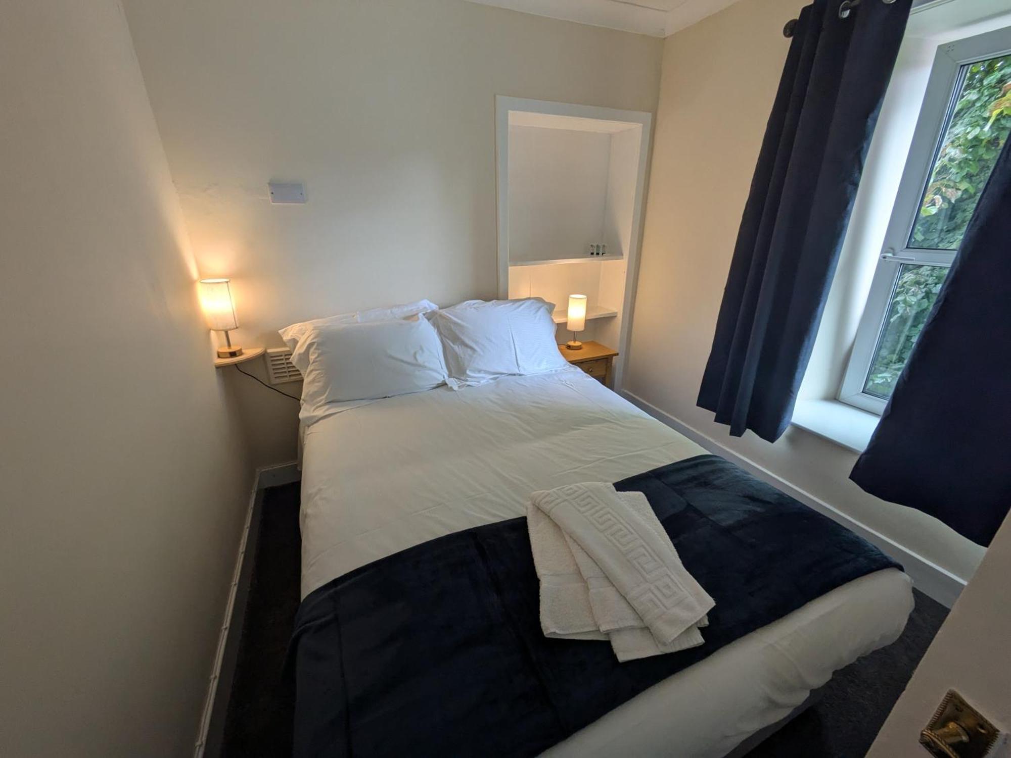 Buccleuch And Queensberry Arms Hotel Thornhill  Bagian luar foto