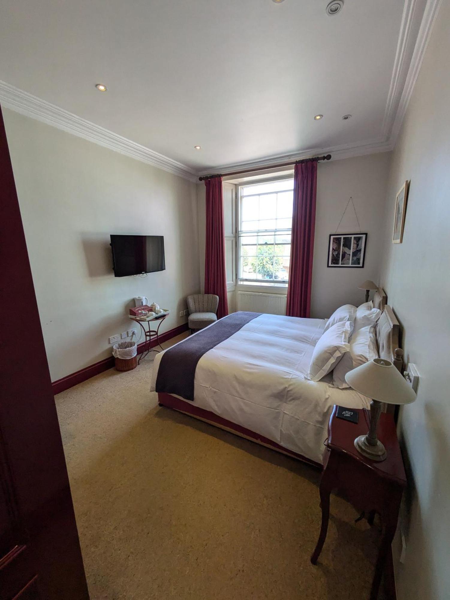 Buccleuch And Queensberry Arms Hotel Thornhill  Bagian luar foto