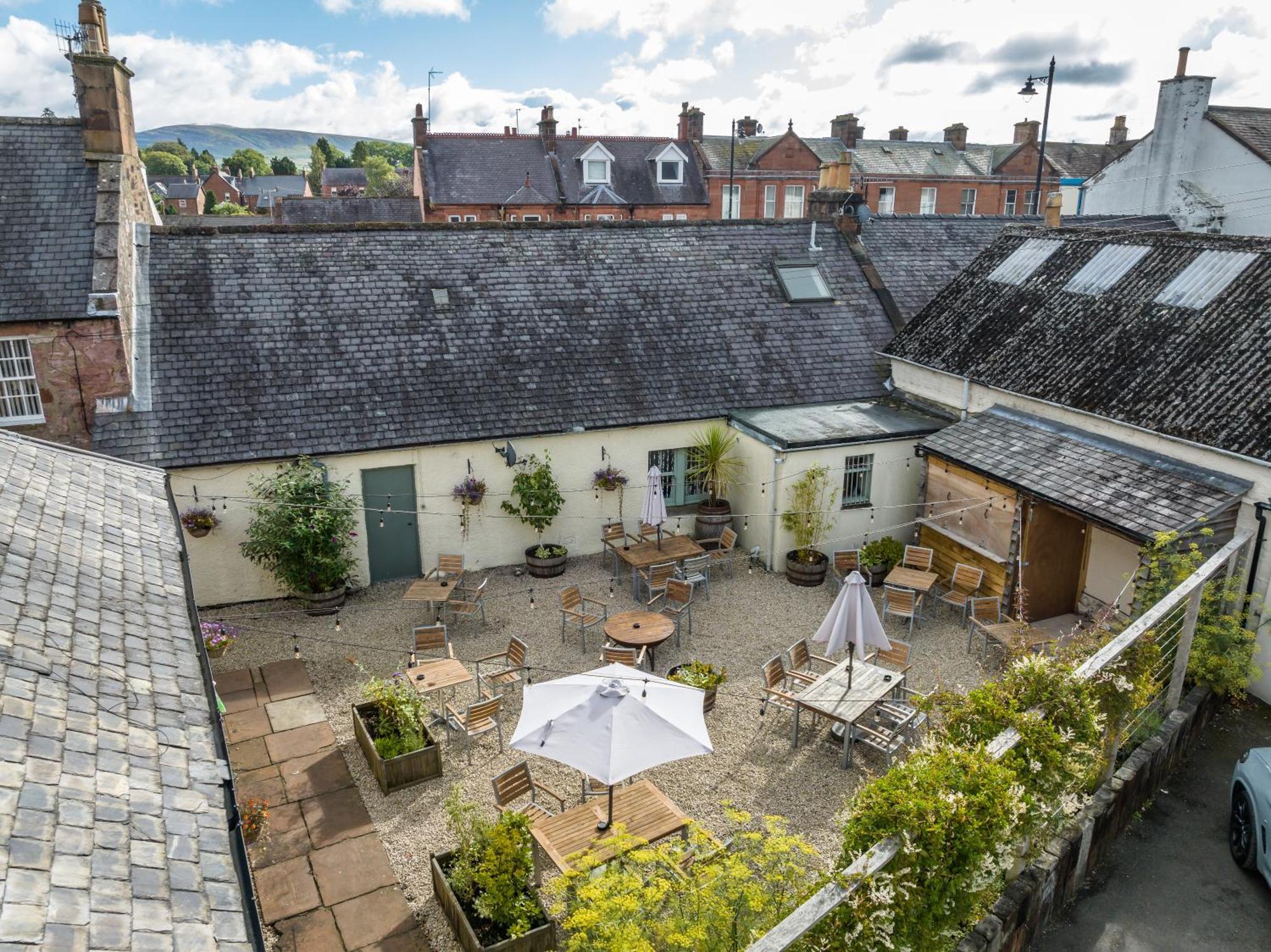 Buccleuch And Queensberry Arms Hotel Thornhill  Bagian luar foto